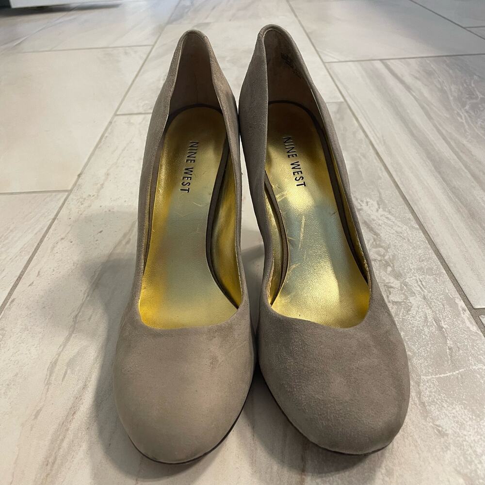 Nine West high heels Size 7 1/2 gray pumps 3 1/2" heel
